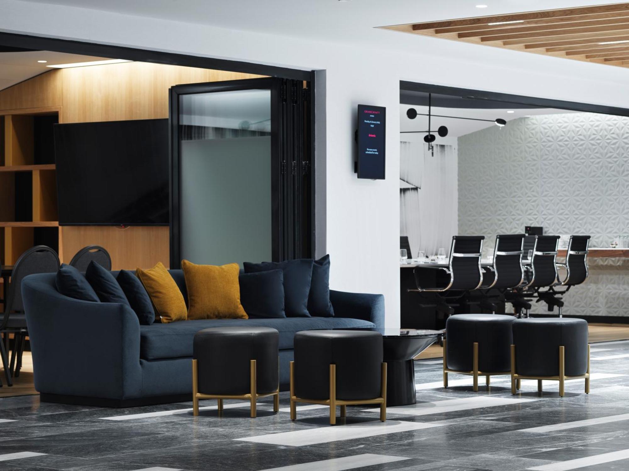 Hotel Grand Hyatt Atene Esterno foto The interior of the new building