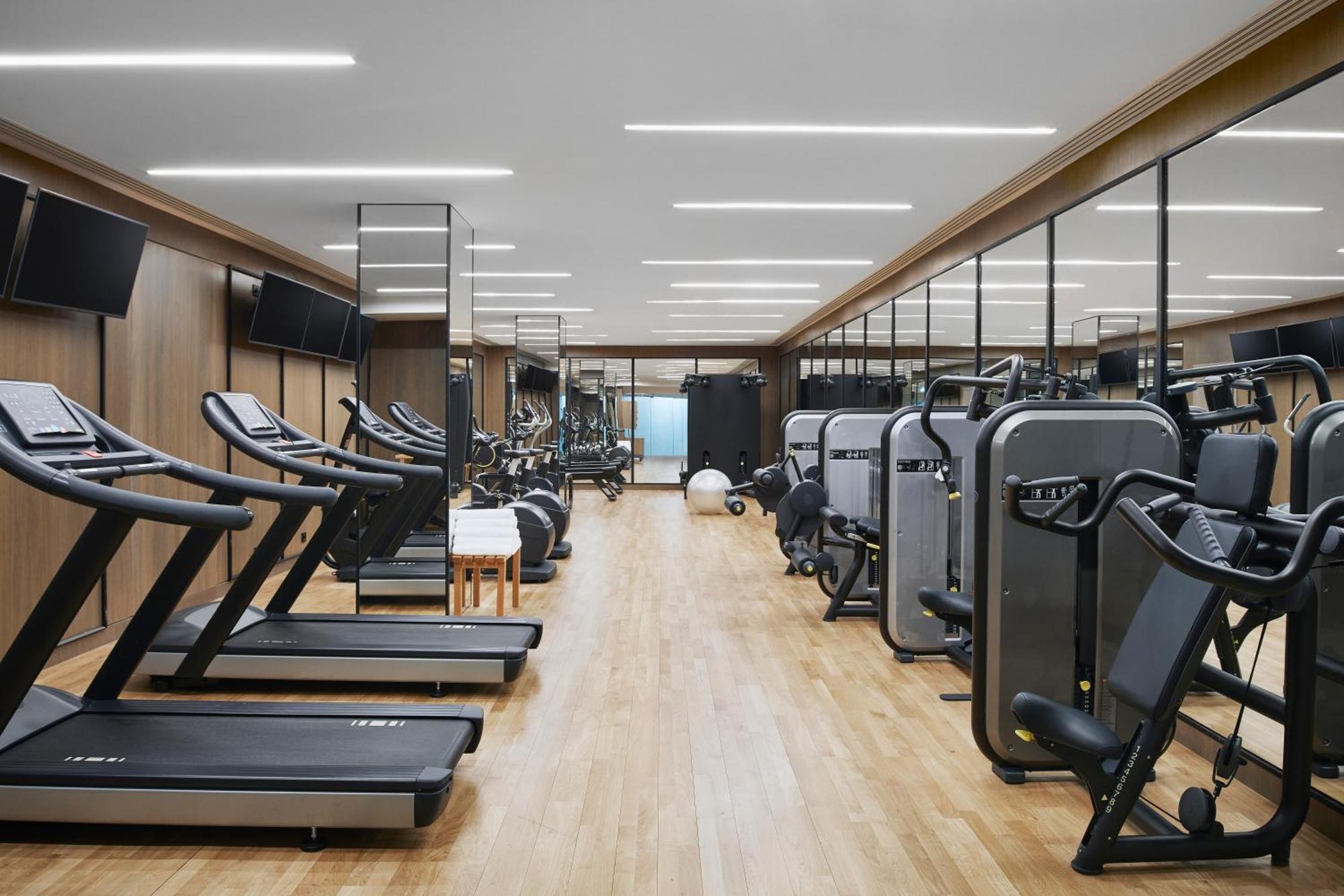 Hotel Grand Hyatt Atene Esterno foto The gym at The Hari