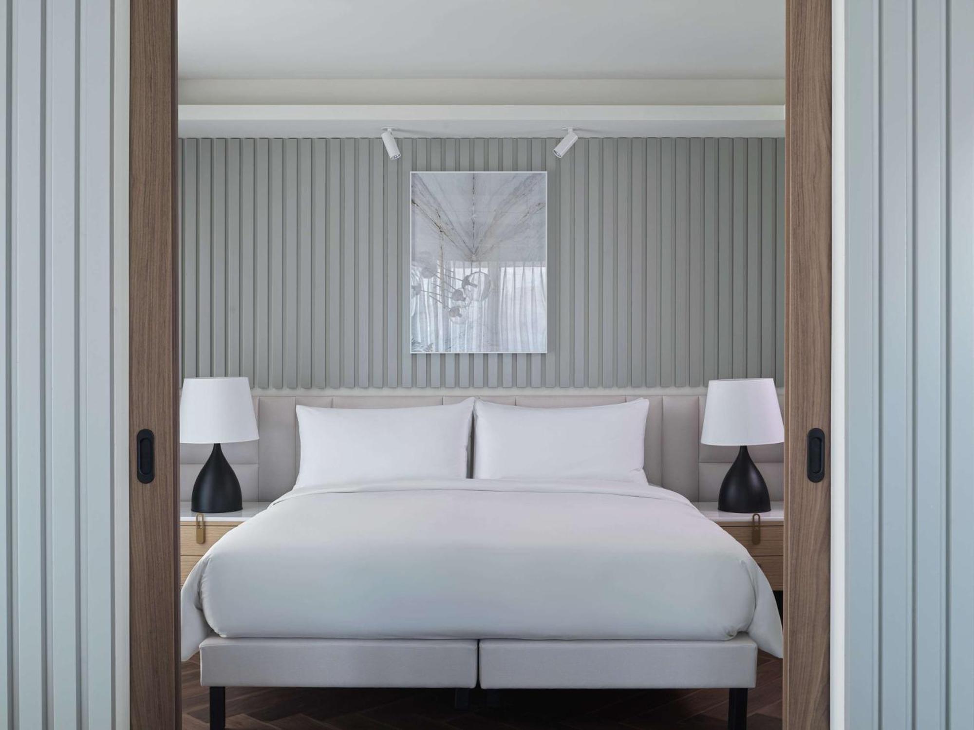 Hotel Grand Hyatt Atene Esterno foto A bedroom at the hotel